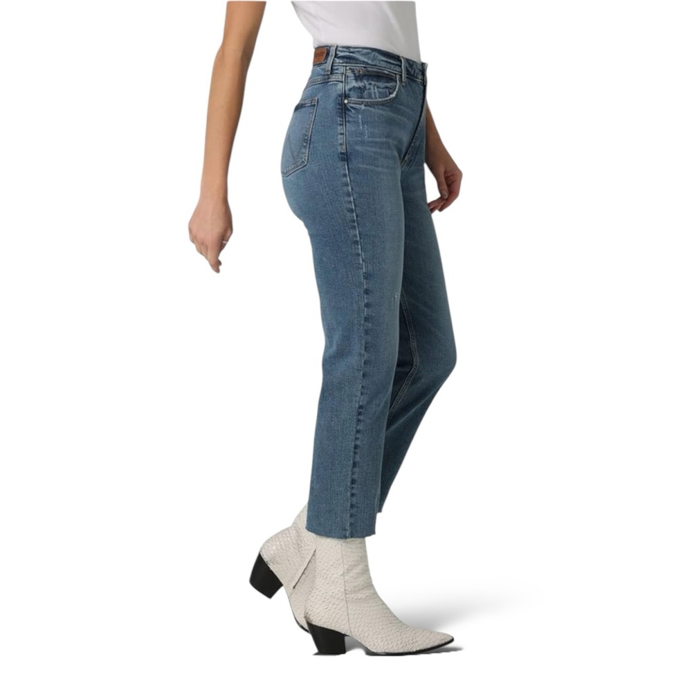 Wrangler NWT High Rise Rodeo Straight Crop‎ Jeans